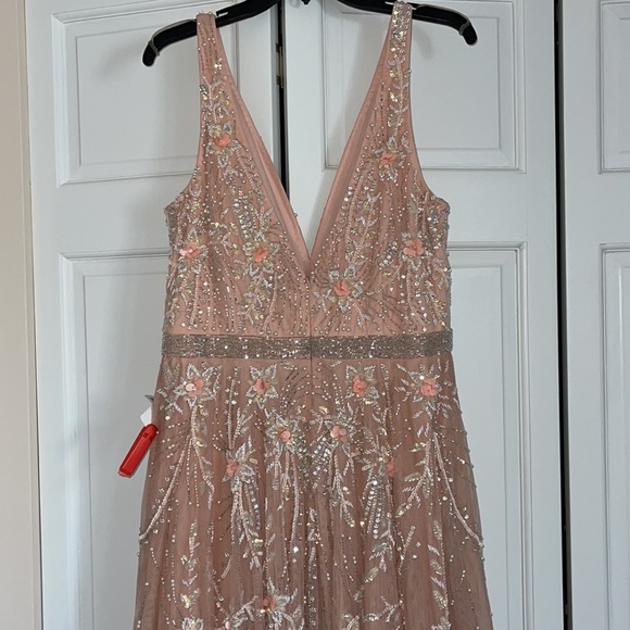 Mac Duggal EMBELLISHED V-NECK LONG GOWN - Picture 11 of 16